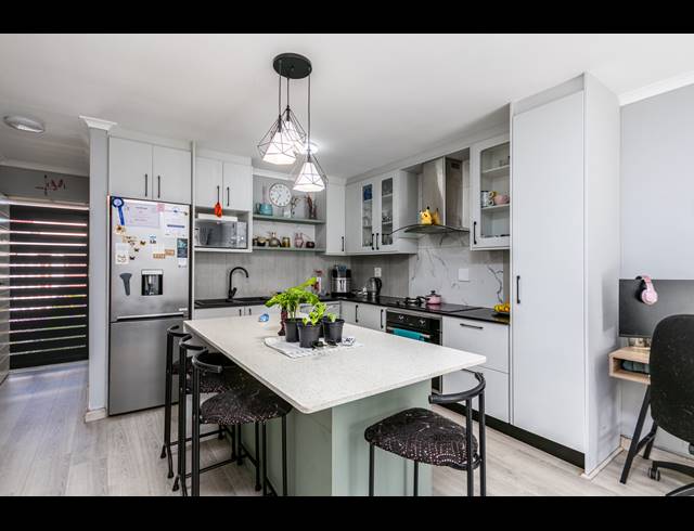 2 BEDROOM FREESTANDING FOR SALE IN PARKLANDS